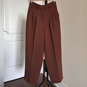 Aritzia Wilfred Carrot Pant